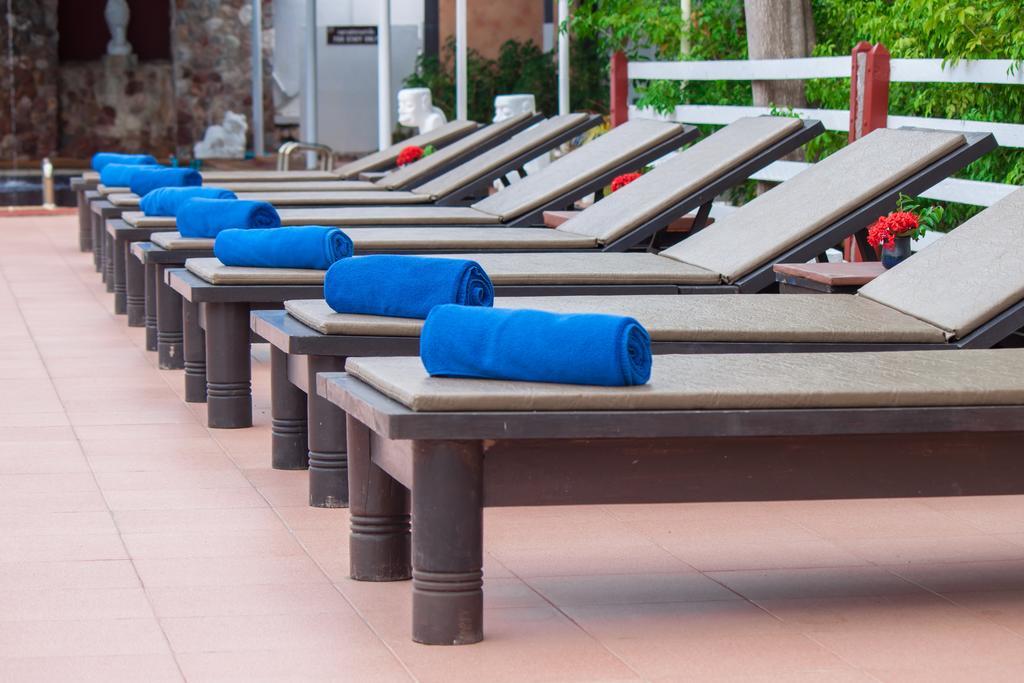 The Privacy Beach Resort & Spa Sam Roi Yot Buitenkant foto
